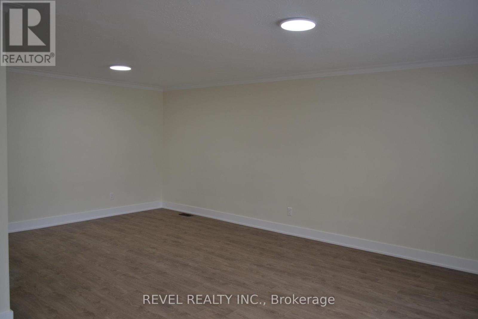 15 Cedar Brae Boulevard, Toronto, Ontario  M1J 2K1 - Photo 7 - E12569688