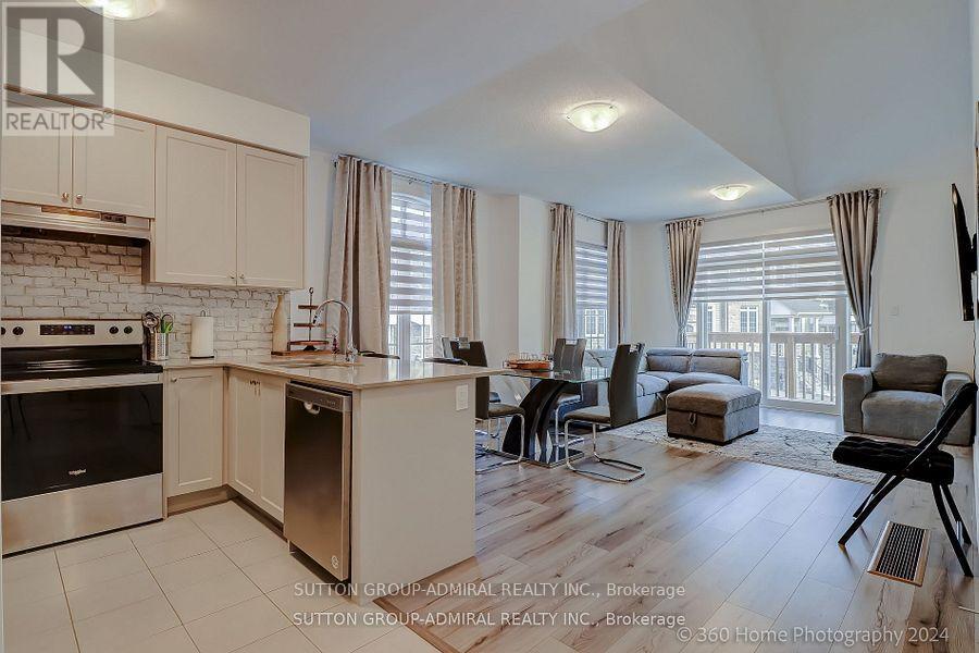 15 Andrew Knowles Lane, East Gwillimbury, Ontario  L0G 1M0 - Photo 4 - N12569706