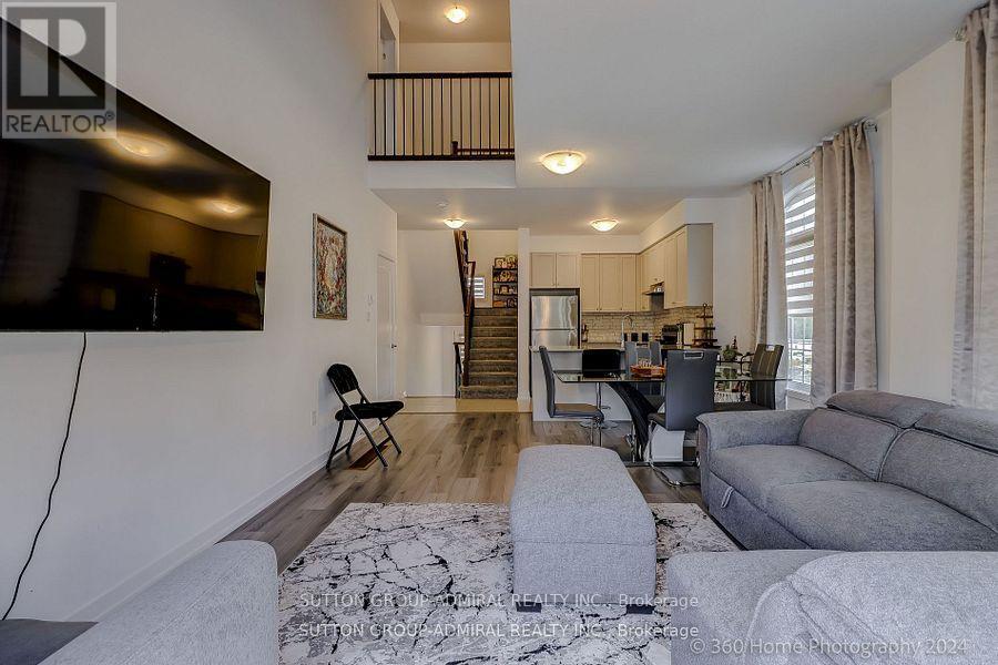 15 Andrew Knowles Lane, East Gwillimbury, Ontario  L0G 1M0 - Photo 7 - N12569706