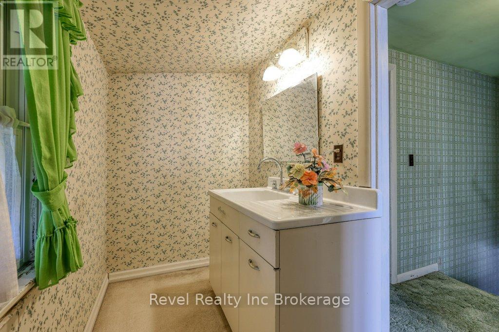 46 Aileen Drive, Woodstock, Ontario N4S 4A1 - Photo 20 - X12462650