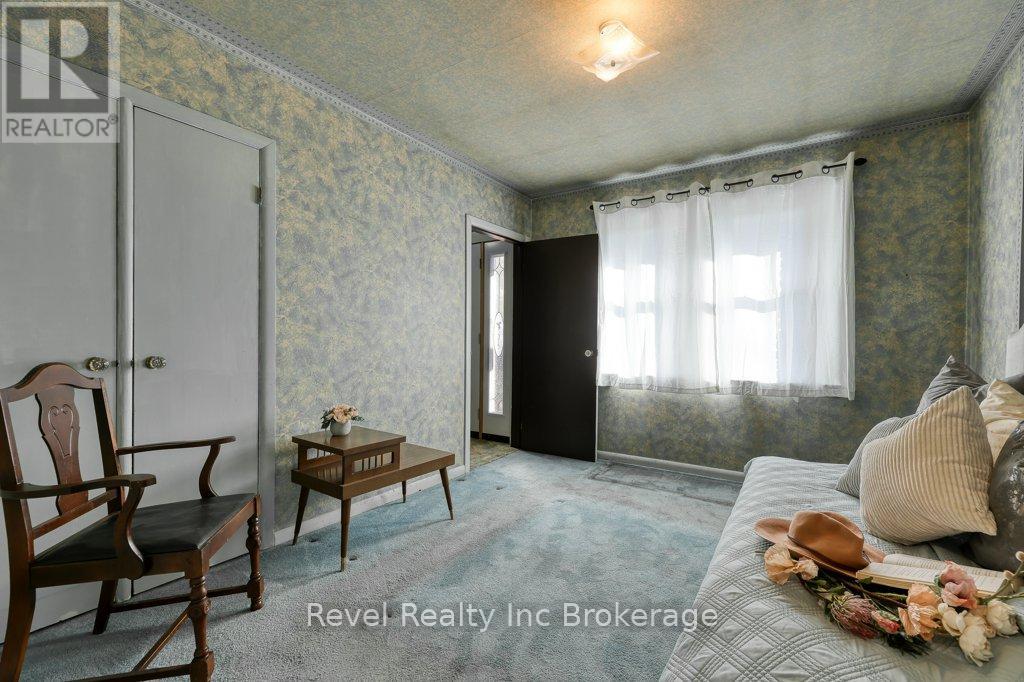 46 Aileen Drive, Woodstock, Ontario N4S 4A1 - Photo 16 - X12462650