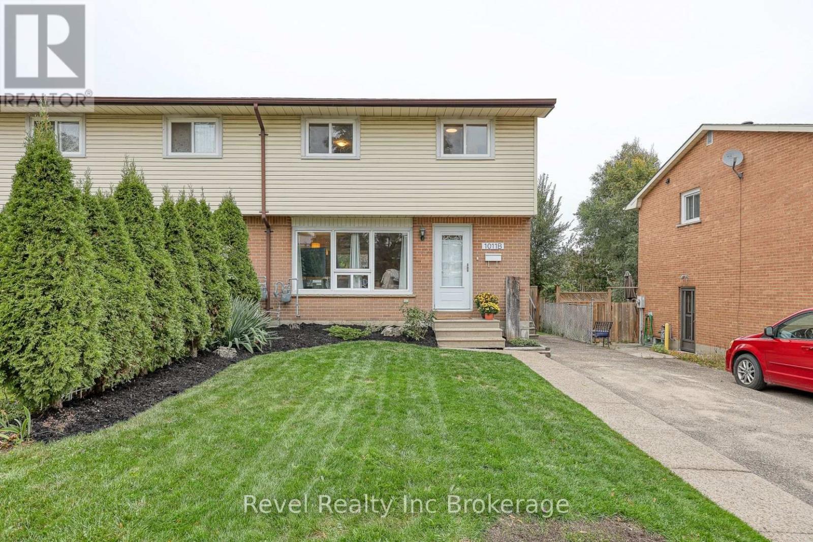 1011b Vanier Avenue, Woodstock, Ontario  N4S 4K5 - Photo 3 - X12532932