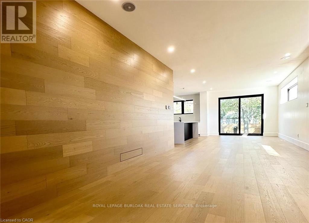 5427 Anthony Place, Burlington, Ontario  L7L 3G9 - Photo 17 - W12569682