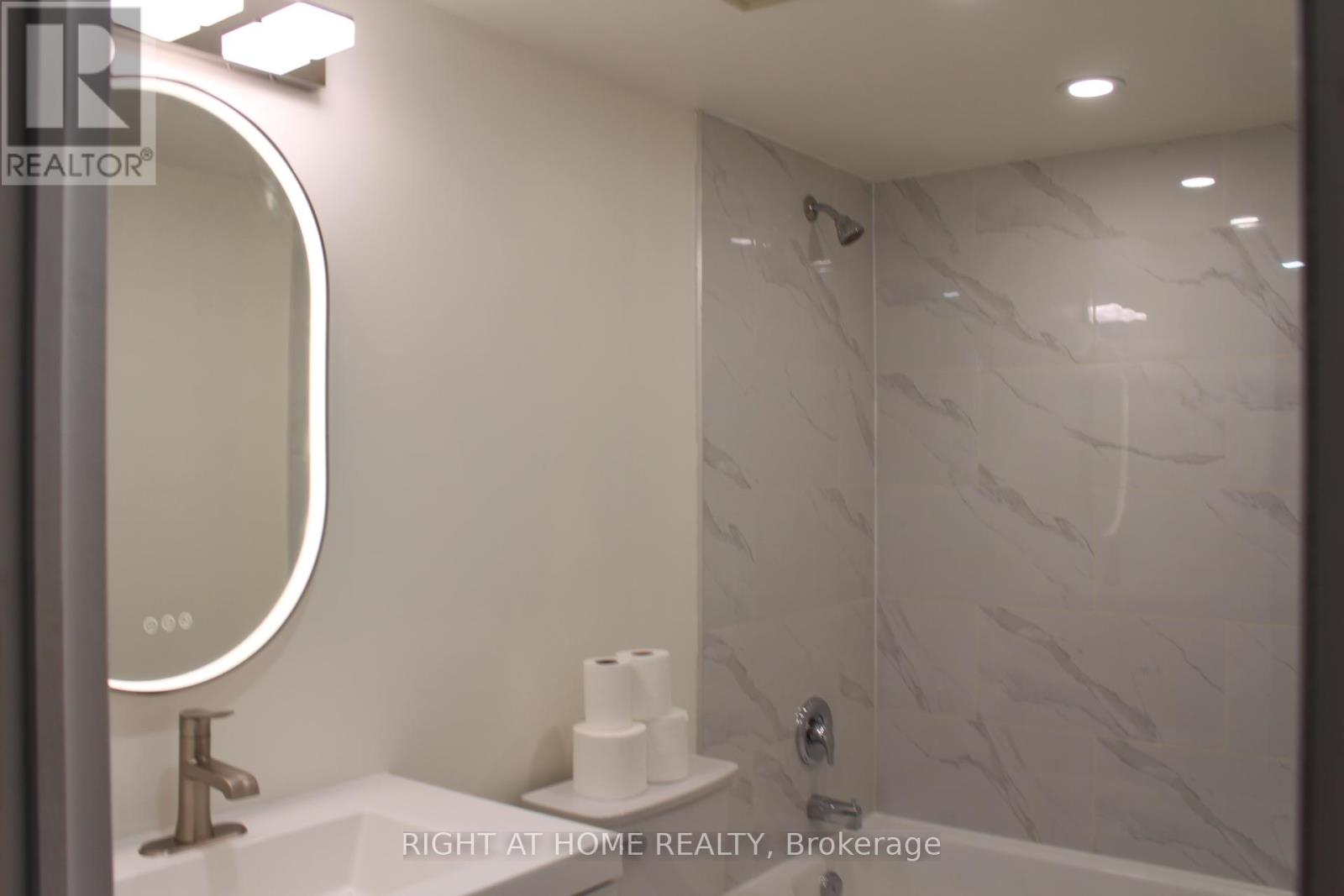 1507 - 285 Enfield Place, Mississauga, Ontario  L5B 3Y6 - Photo 13 - W12569692