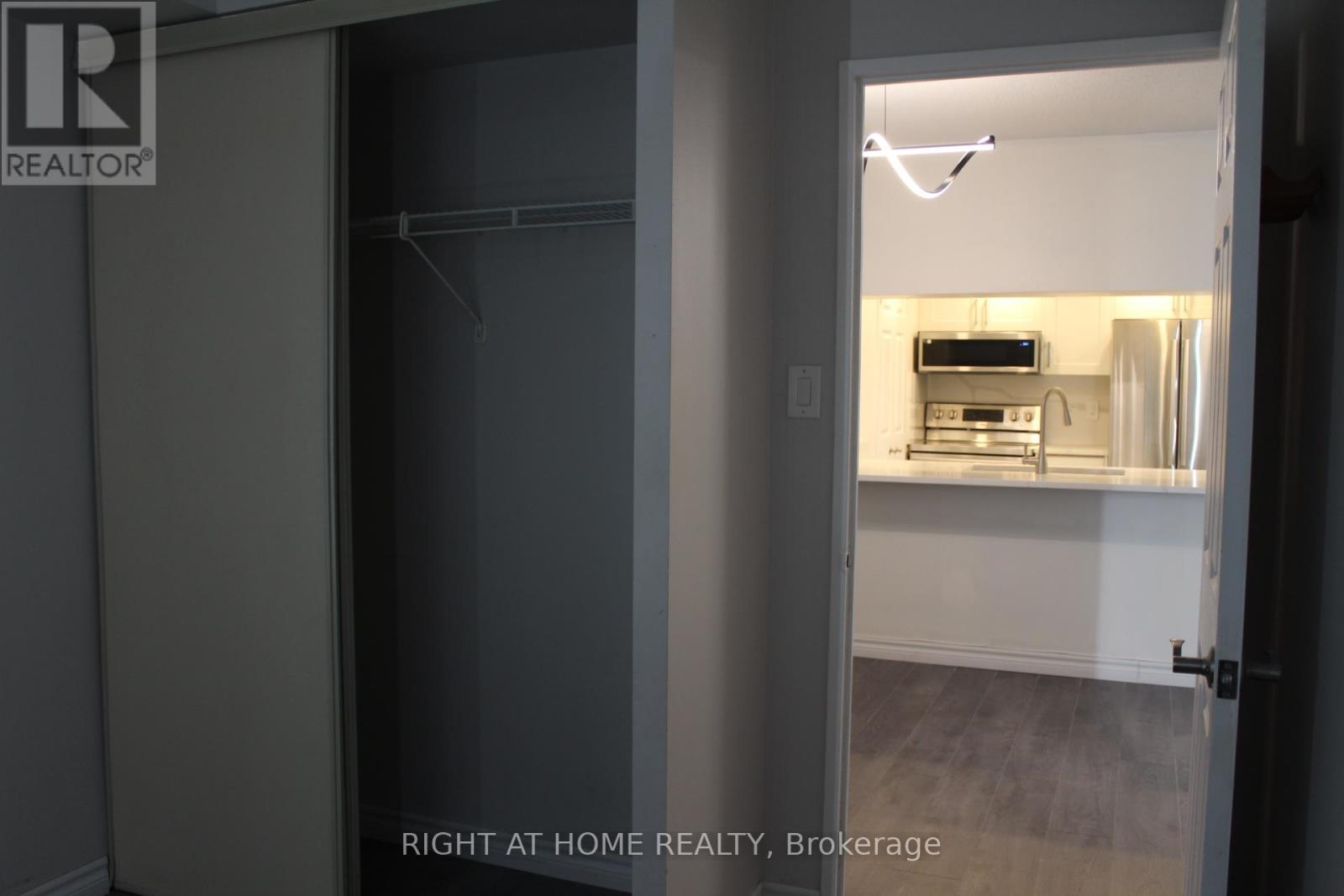 1507 - 285 Enfield Place, Mississauga, Ontario  L5B 3Y6 - Photo 17 - W12569692