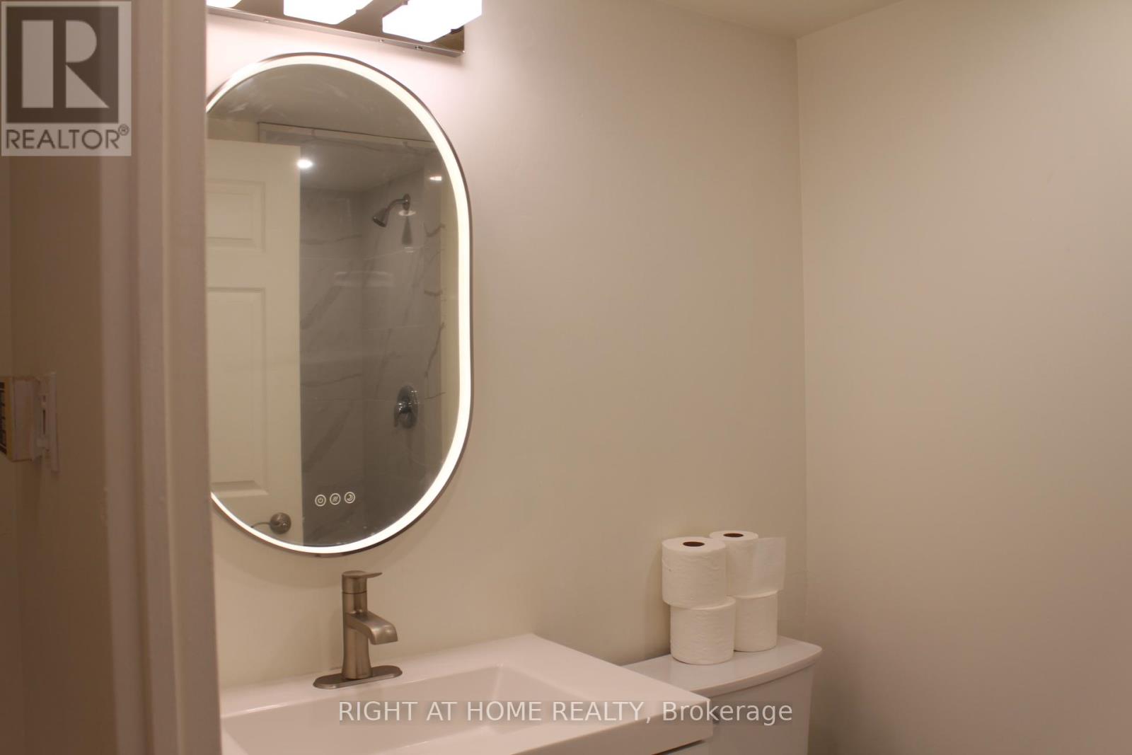 1507 - 285 Enfield Place, Mississauga, Ontario  L5B 3Y6 - Photo 6 - W12569692