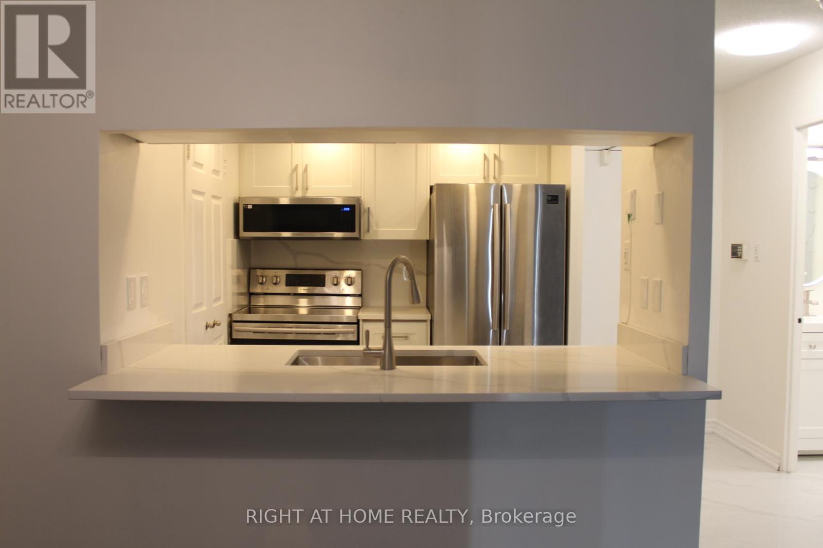 1507 - 285 Enfield Place, Mississauga, Ontario  L5B 3Y6 - Photo 9 - W12569692