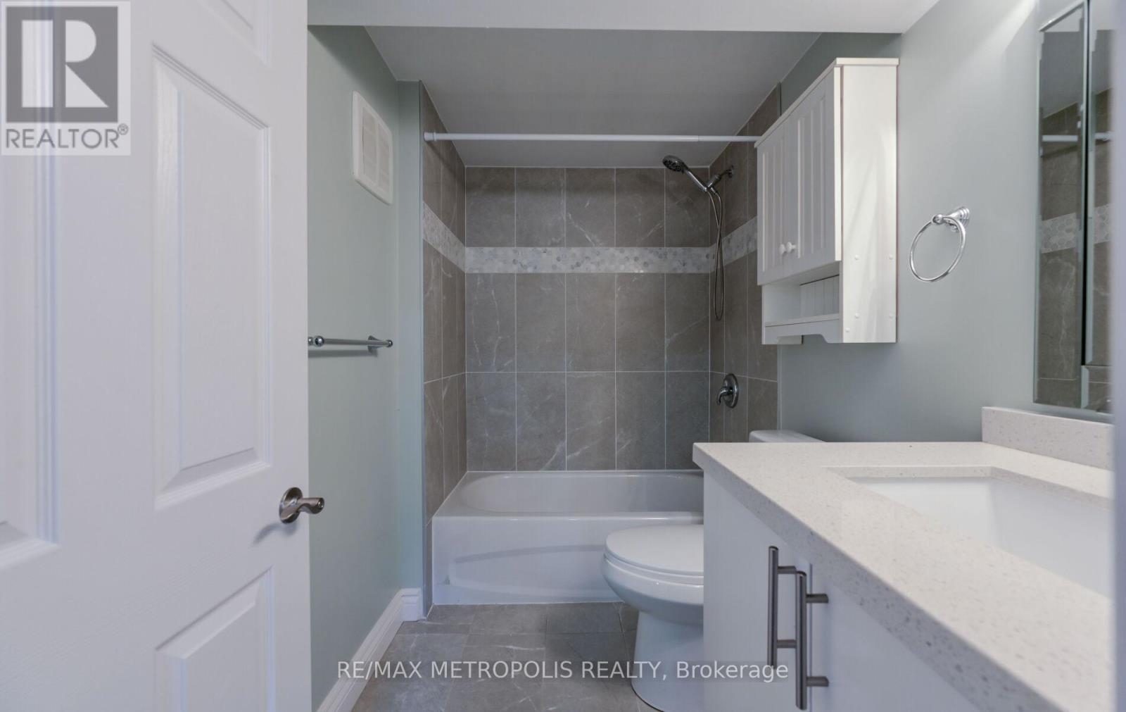 Lower - 2699 Sherhill Drive, Mississauga, Ontario  L5J 3Z2 - Photo 20 - W12569694