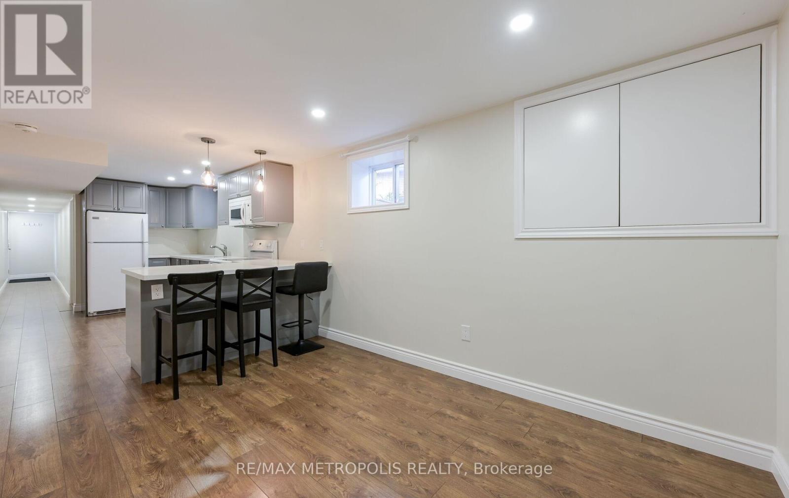 Lower - 2699 Sherhill Drive, Mississauga, Ontario  L5J 3Z2 - Photo 6 - W12569694