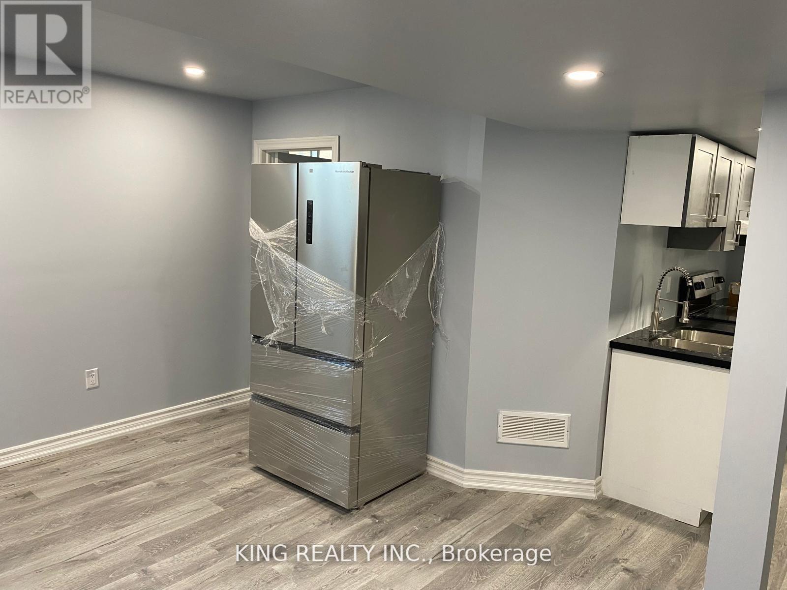 Unknown Address, ,     - Photo 5 - X12569704