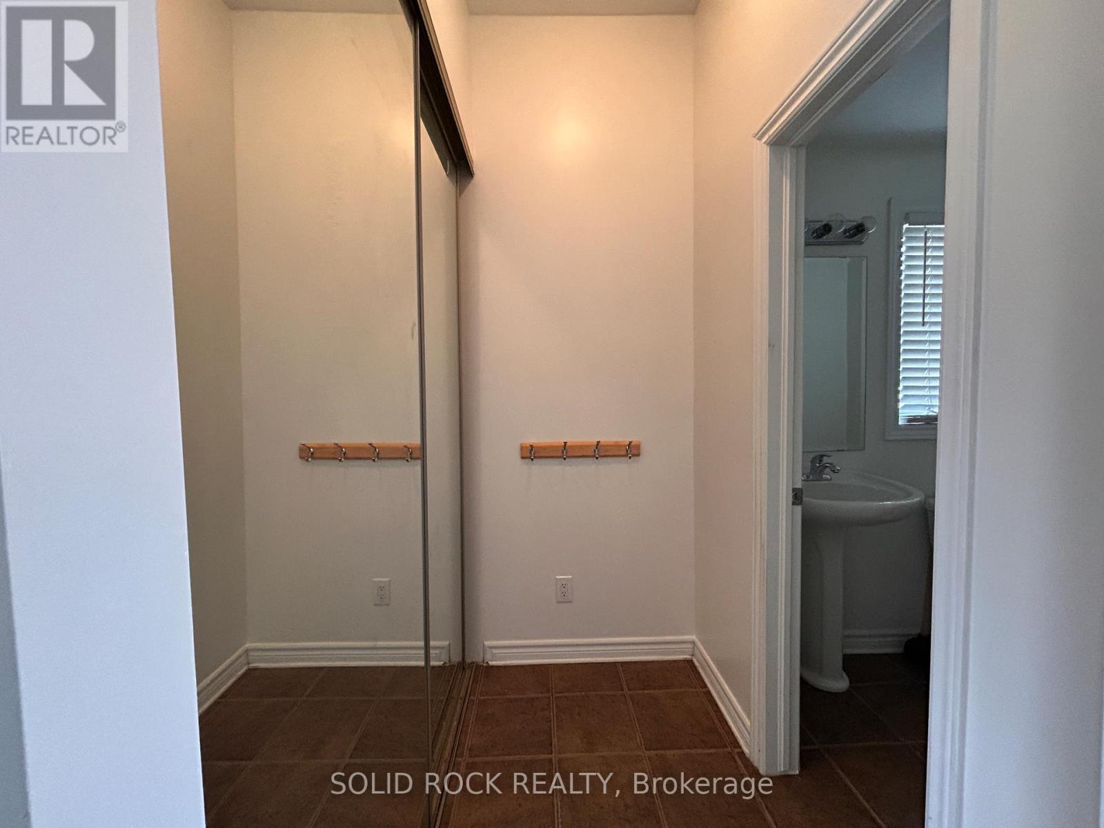 354 Forestbrook Street, Ottawa, Ontario  K2K 0B8 - Photo 4 - X12569720