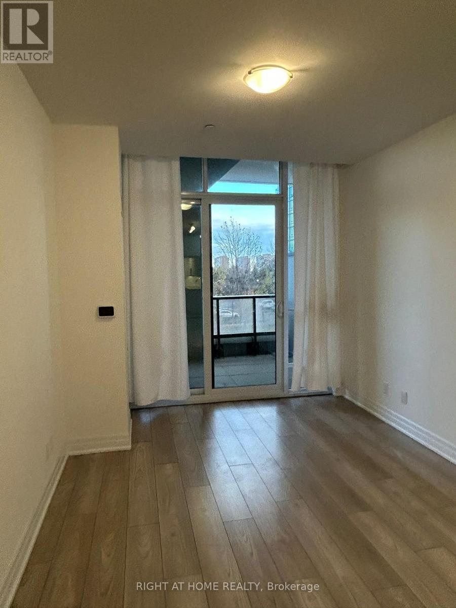 202 - 36 Elm Drive, Mississauga, Ontario  L5B 0N3 - Photo 11 - W12462423