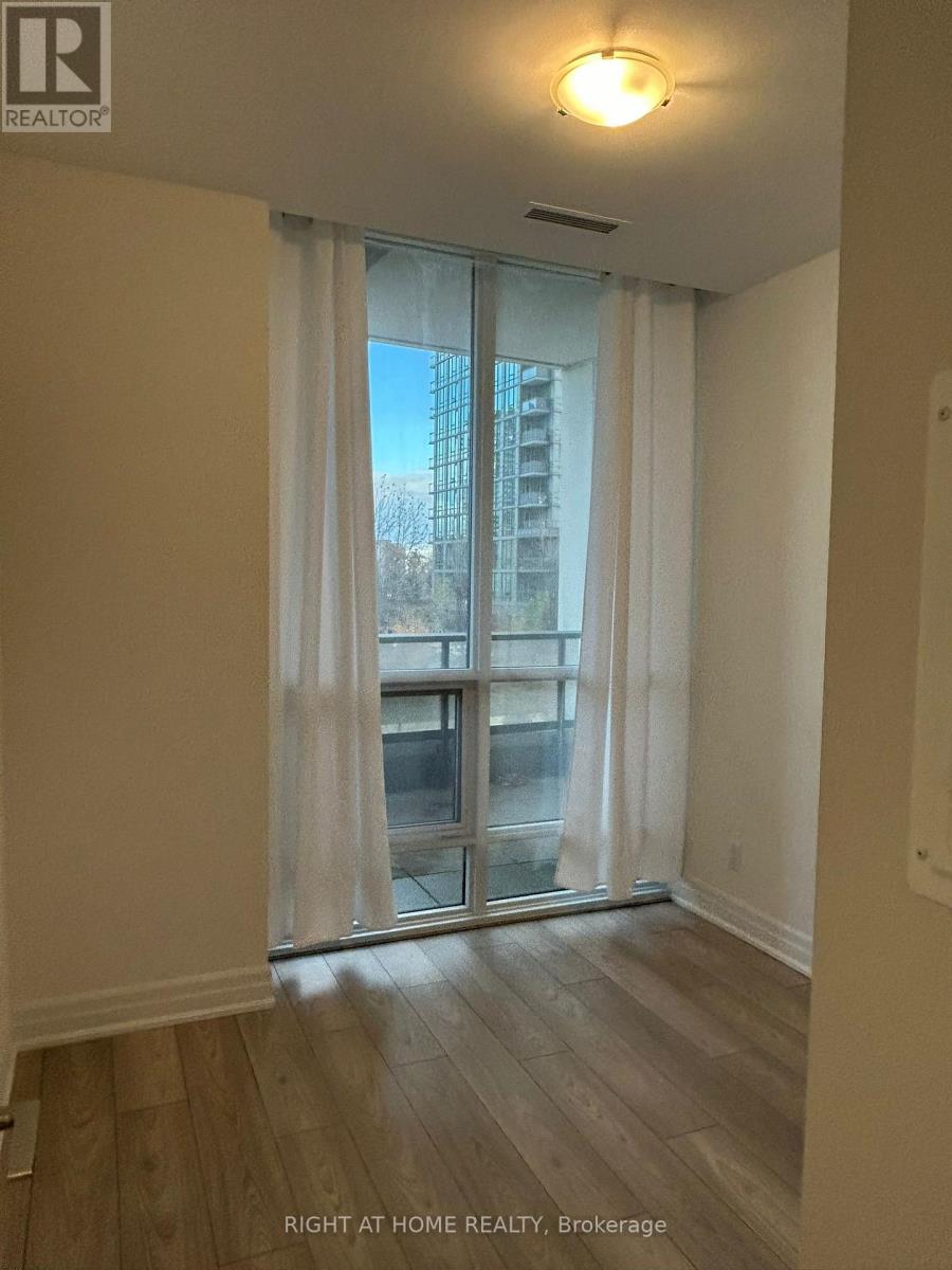 202 - 36 Elm Drive, Mississauga, Ontario  L5B 0N3 - Photo 13 - W12469722