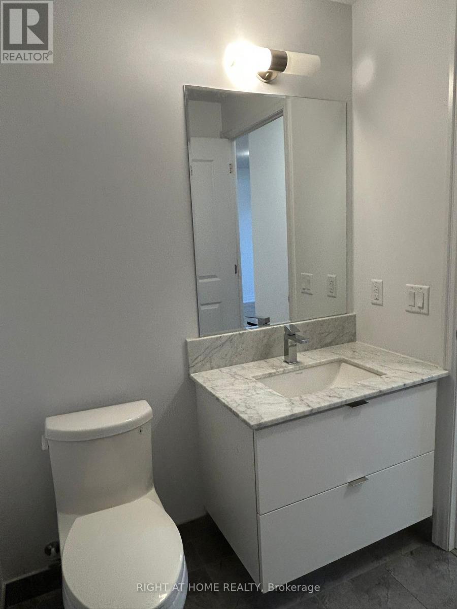 202 - 36 Elm Drive, Mississauga, Ontario  L5B 0N3 - Photo 17 - W12469722