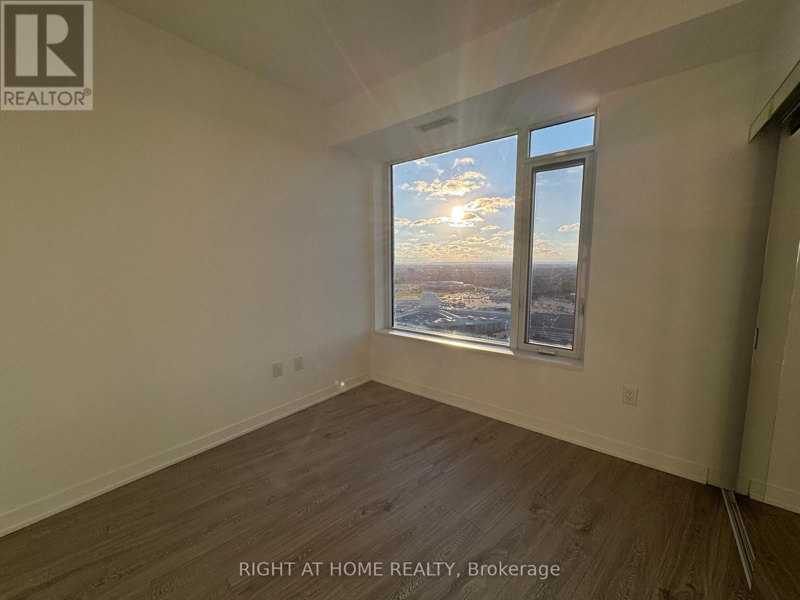 2608 - 2495 Eglinton Avenue W, Mississauga, Ontario  L5M 2T2 - Photo 21 - W12569728