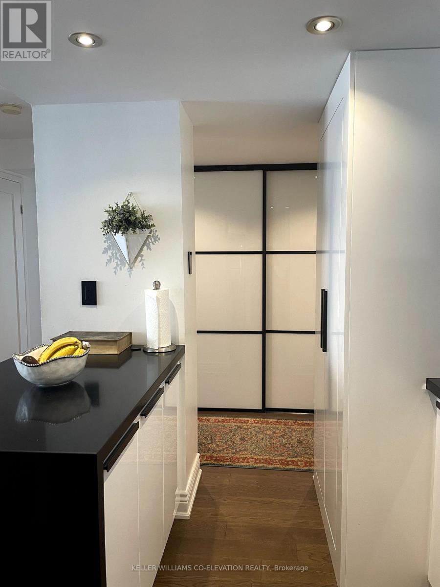 707 - 2091 Hurontario Street, Mississauga, Ontario  L5A 4E6 - Photo 4 - W12428663