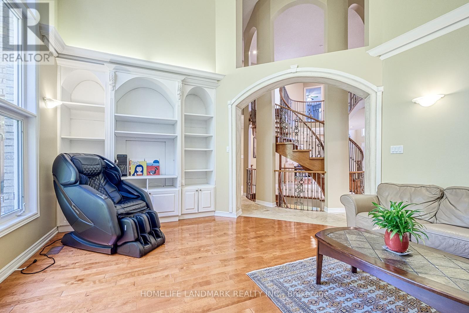 9 Chantilly Crescent, Richmond Hill, Ontario  L4C 0K1 - Photo 17 - N12569734