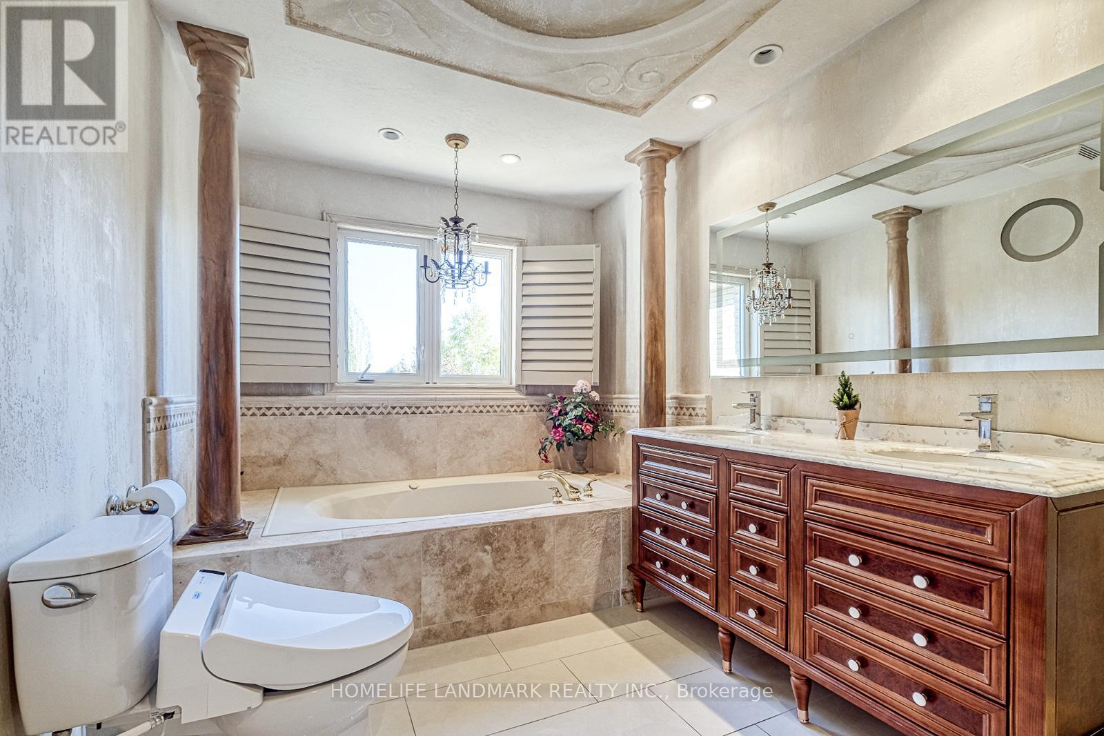 9 Chantilly Crescent, Richmond Hill, Ontario  L4C 0K1 - Photo 24 - N12569734