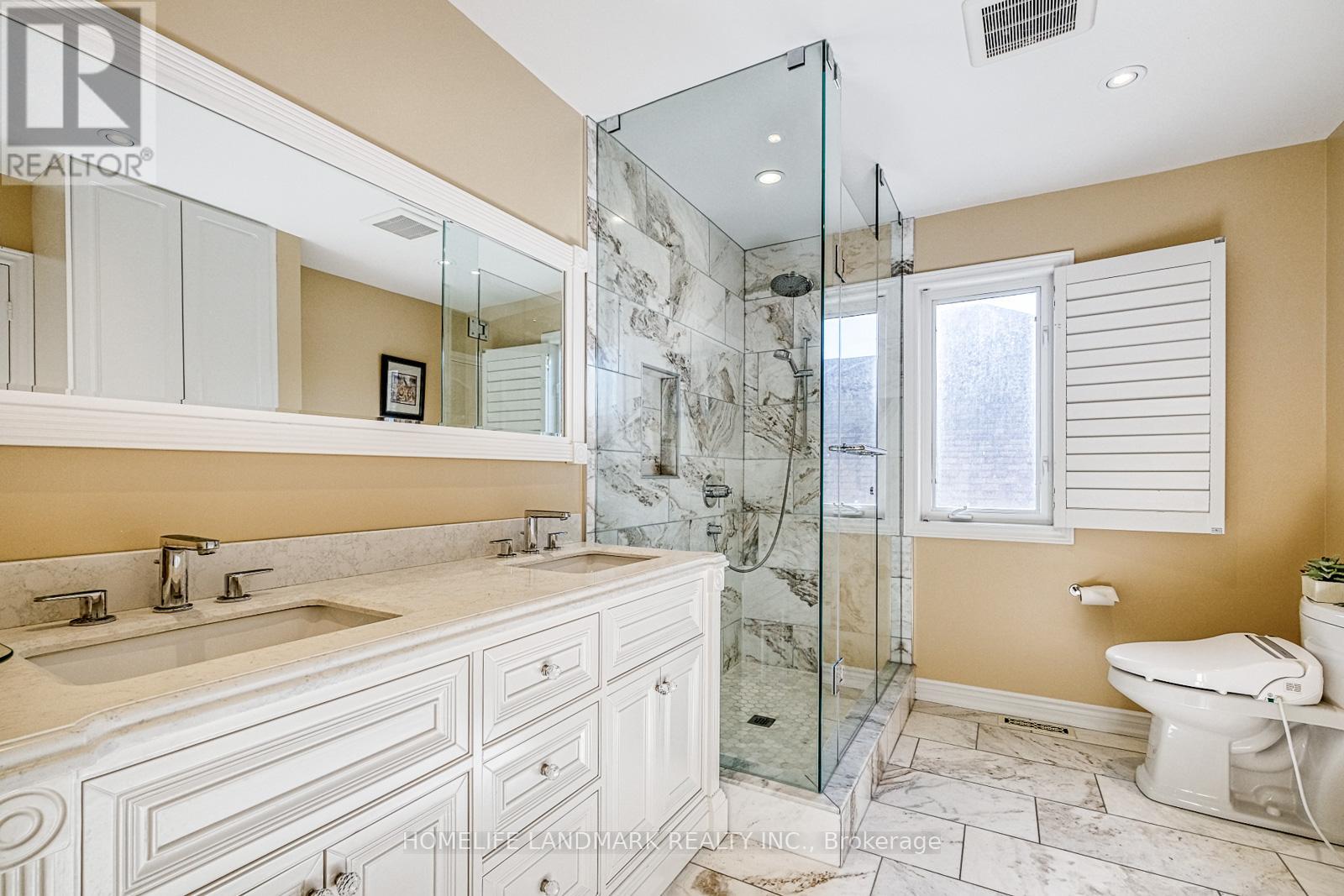 9 Chantilly Crescent, Richmond Hill, Ontario  L4C 0K1 - Photo 26 - N12569734