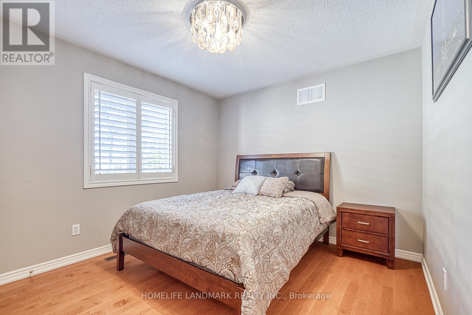 9 Chantilly Crescent, Richmond Hill, Ontario  L4C 0K1 - Photo 32 - N12569734