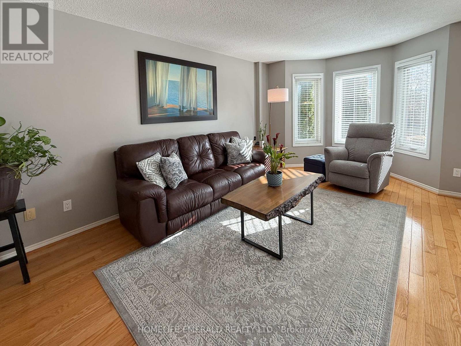 72 Darren Drive, Essa, Ontario  L0M 1B3 - Photo 14 - N12569744