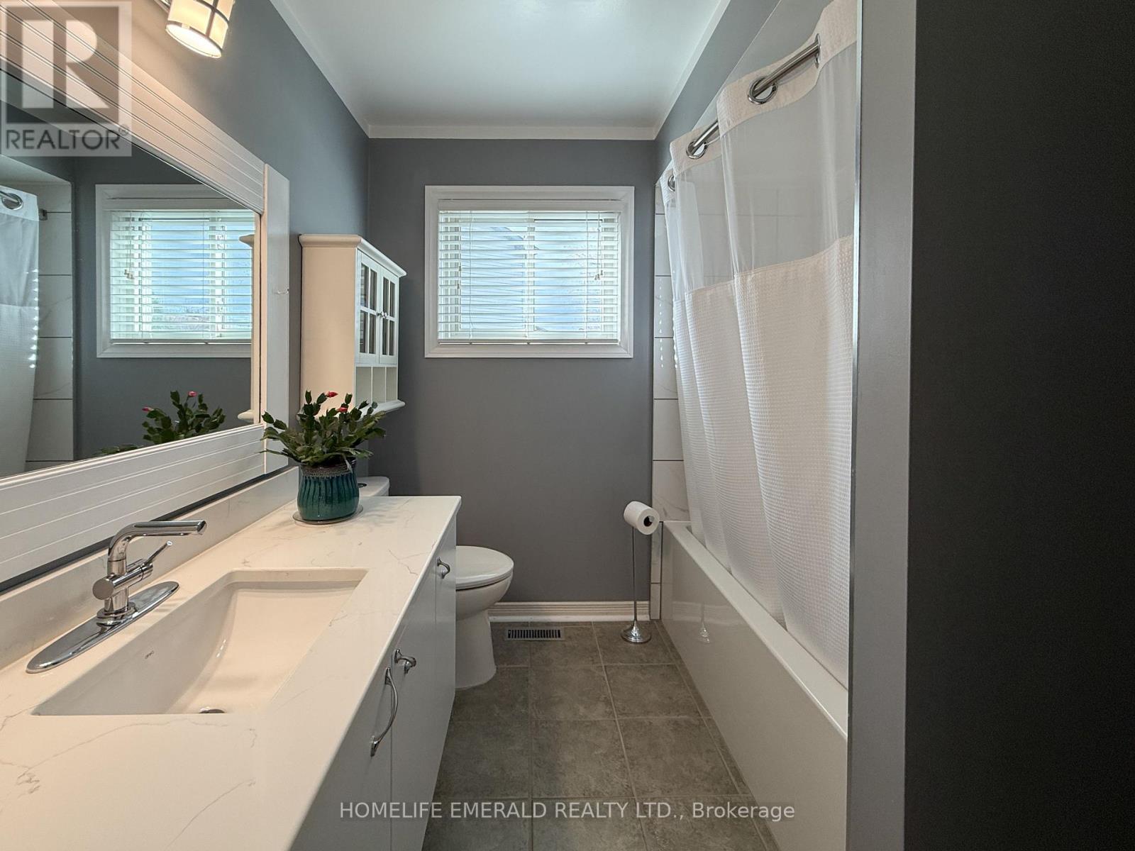 72 Darren Drive, Essa, Ontario  L0M 1B3 - Photo 28 - N12569744