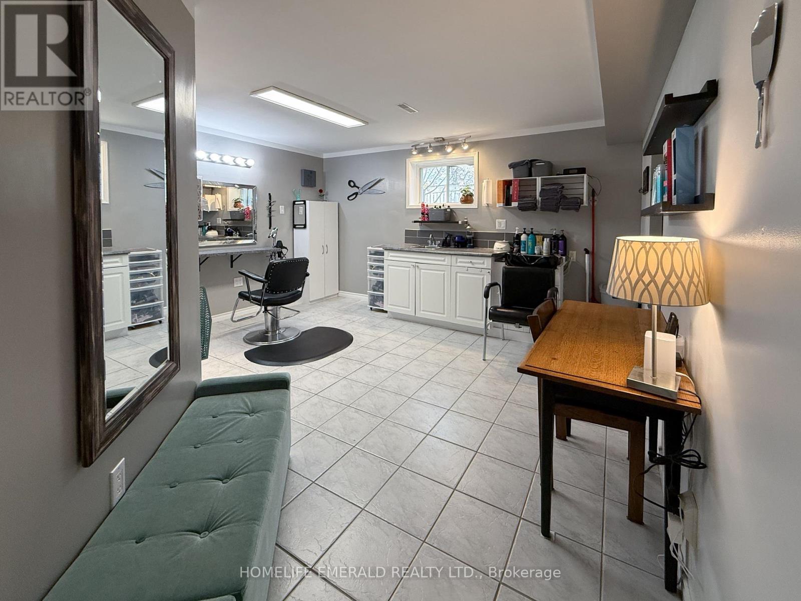 72 Darren Drive, Essa, Ontario  L0M 1B3 - Photo 31 - N12569744