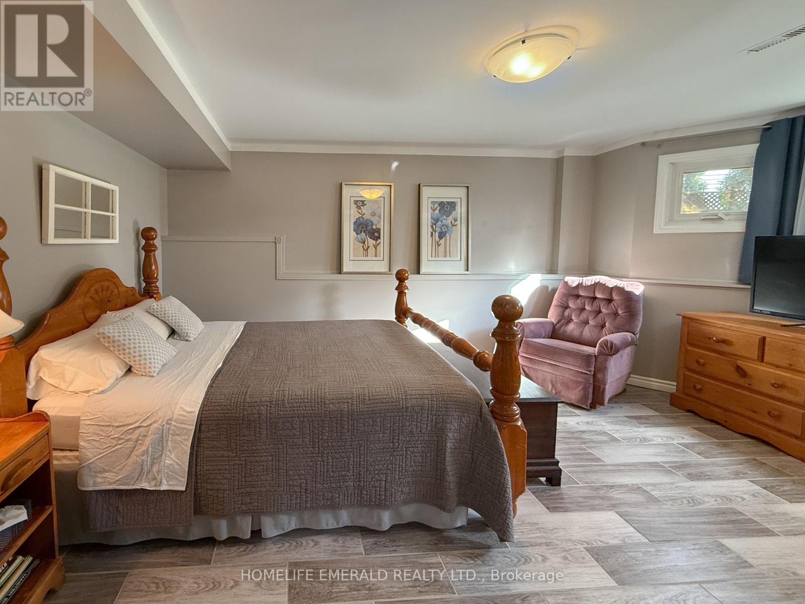 72 Darren Drive, Essa, Ontario  L0M 1B3 - Photo 38 - N12569744