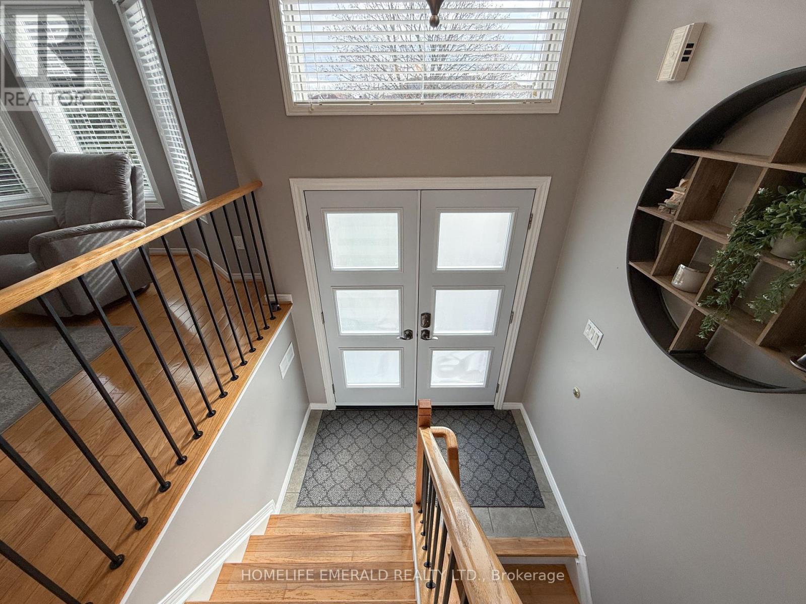 72 Darren Drive, Essa, Ontario  L0M 1B3 - Photo 4 - N12569744