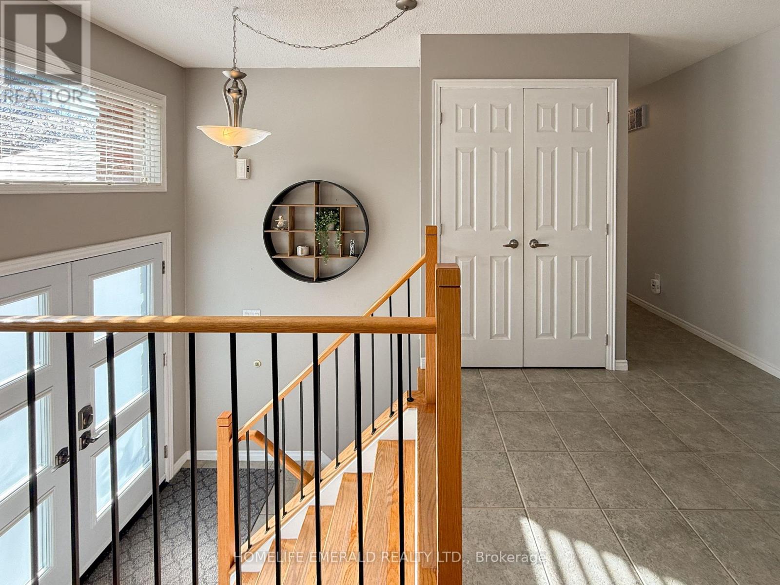 72 Darren Drive, Essa, Ontario  L0M 1B3 - Photo 5 - N12569744