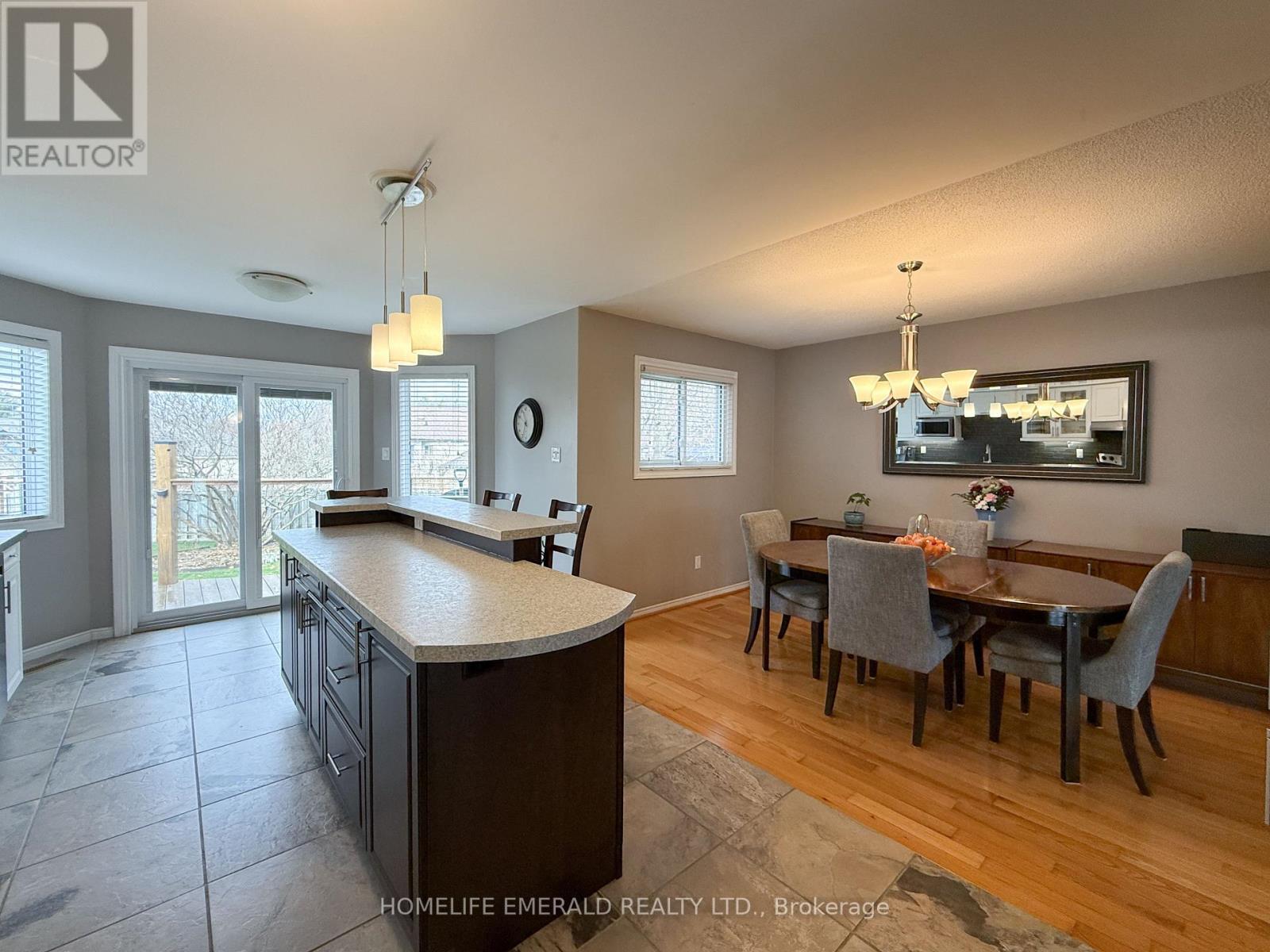 72 Darren Drive, Essa, Ontario  L0M 1B3 - Photo 7 - N12569744