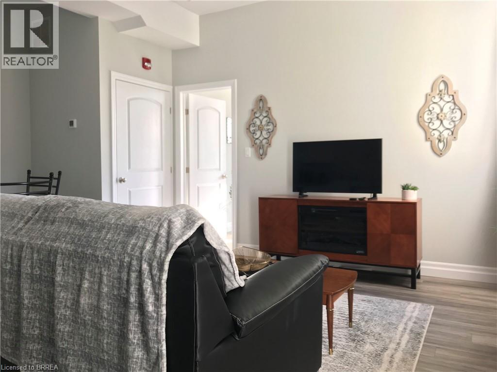 98 Lorne Crescent Unit# 4, Brantford, Ontario  N3T 4L9 - Photo 3 - 40788896