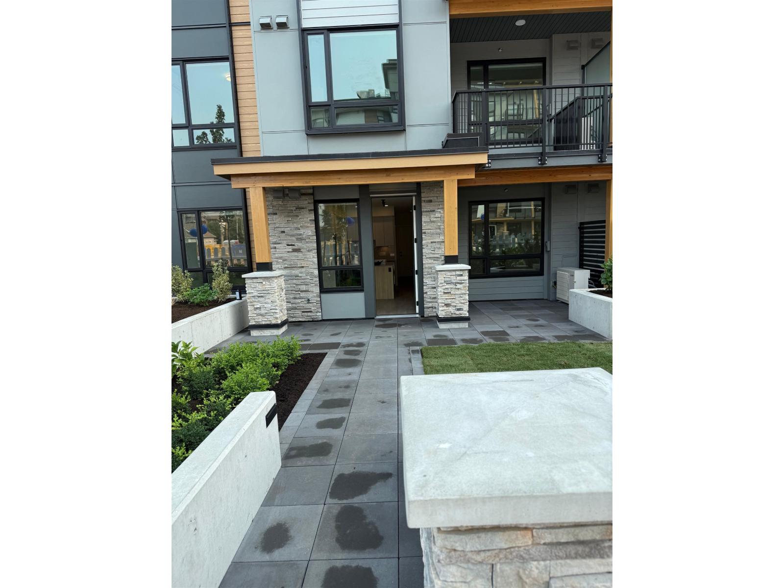 111 8230 208B AVENUE, Langley, British Columbia