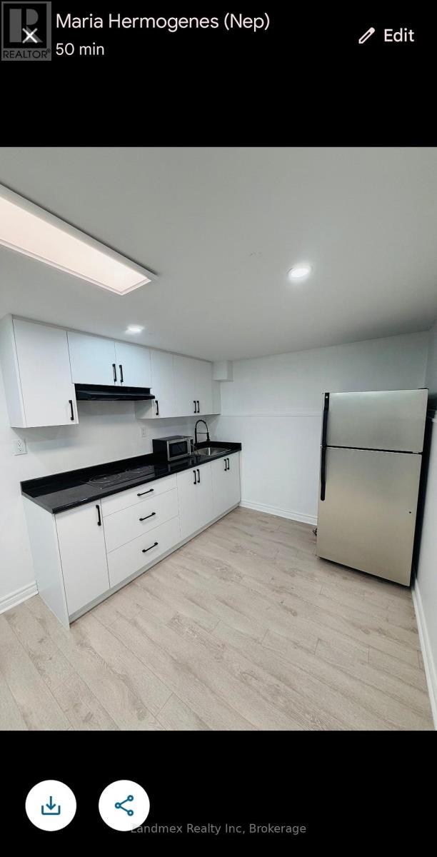 Lower - 6636 Edenwood Drive, Mississauga, Ontario  L5N 3J9 - Photo 3 - W12569752