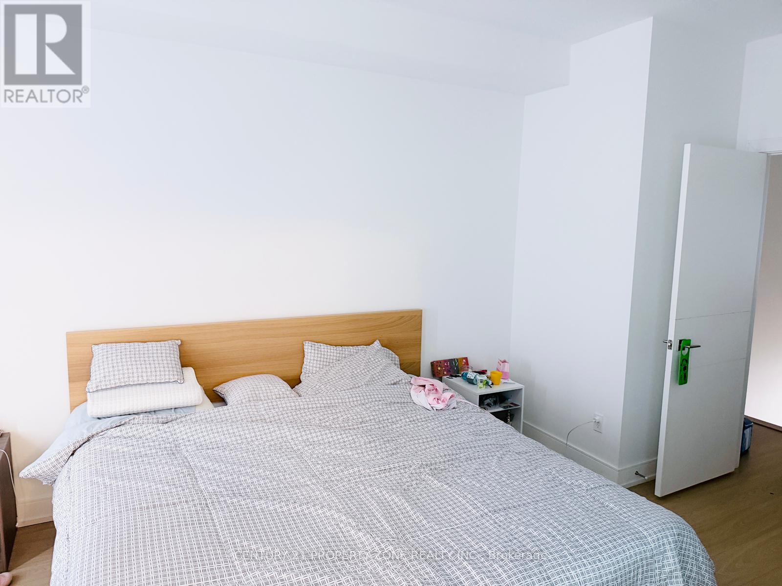 30 Desiree Place, Caledon, Ontario  L7E 2R7 - Photo 10 - W12569756