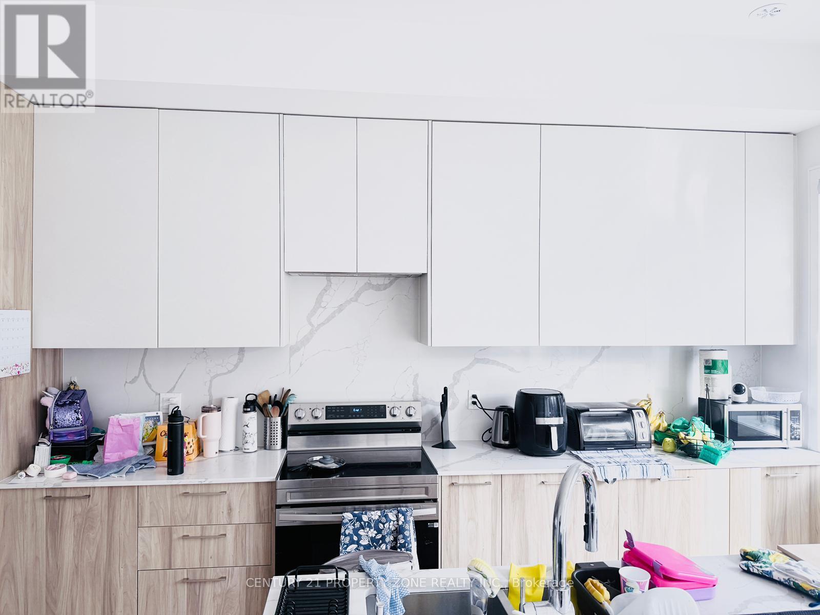 30 Desiree Place, Caledon, Ontario  L7E 2R7 - Photo 6 - W12569756