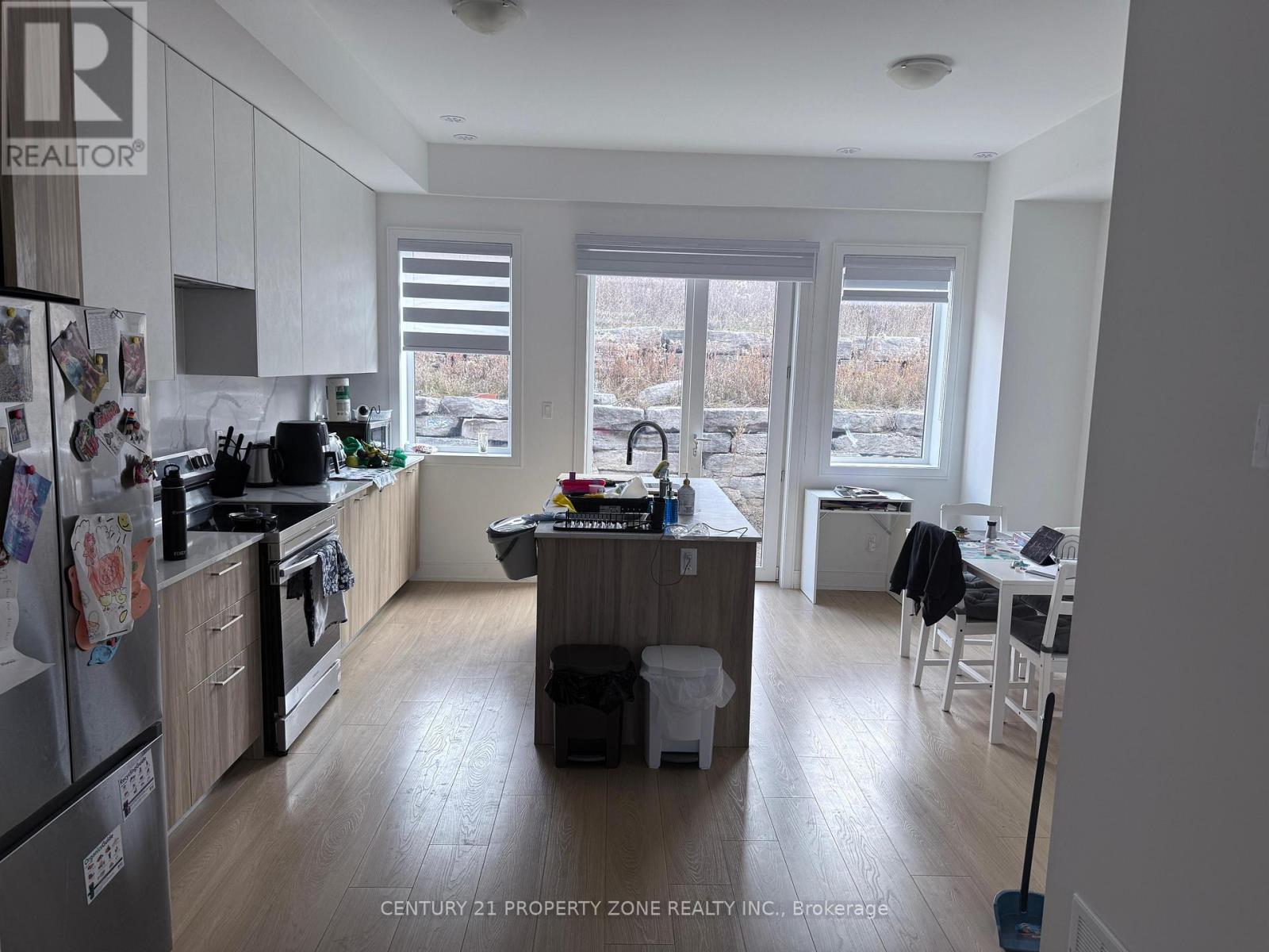 30 Desiree Place, Caledon, Ontario  L7E 2R7 - Photo 8 - W12569756