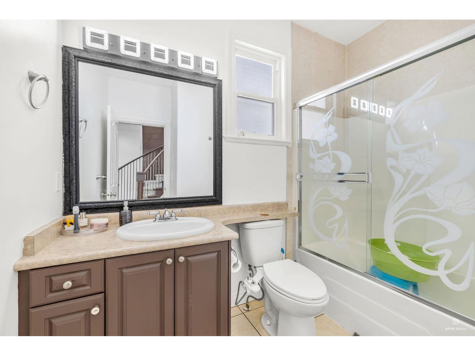 12168 96a Avenue, Surrey, British Columbia  V3V 7C3 - Photo 13 - R3041073