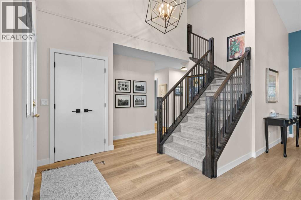 104 Hampshire Close Nw, Calgary, Alberta  T3A 4X9 - Photo 3 - A2267985