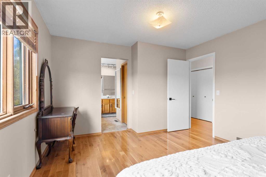 104 Hampshire Close Nw, Calgary, Alberta  T3A 4X9 - Photo 25 - A2267985