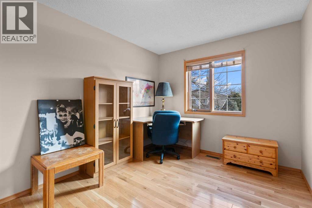 104 Hampshire Close Nw, Calgary, Alberta  T3A 4X9 - Photo 32 - A2267985