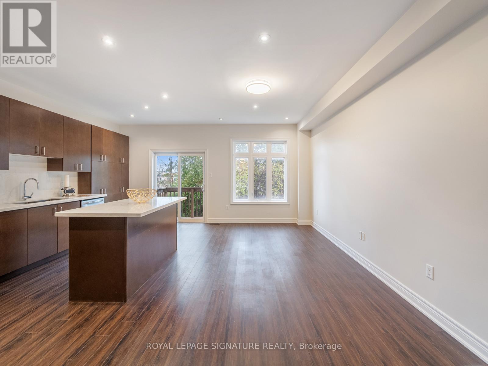 277 Bathurst Glen Drive, Vaughan, Ontario  L4J 9K8 - Photo 12 - N12569636