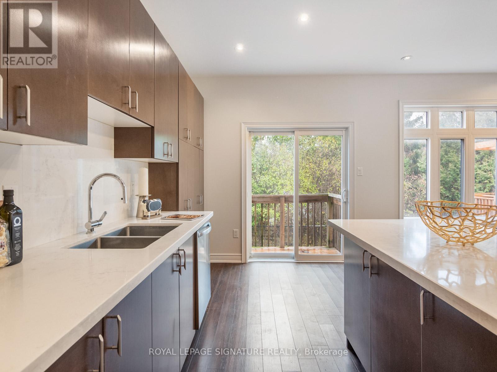 277 Bathurst Glen Drive, Vaughan, Ontario  L4J 9K8 - Photo 24 - N12569636