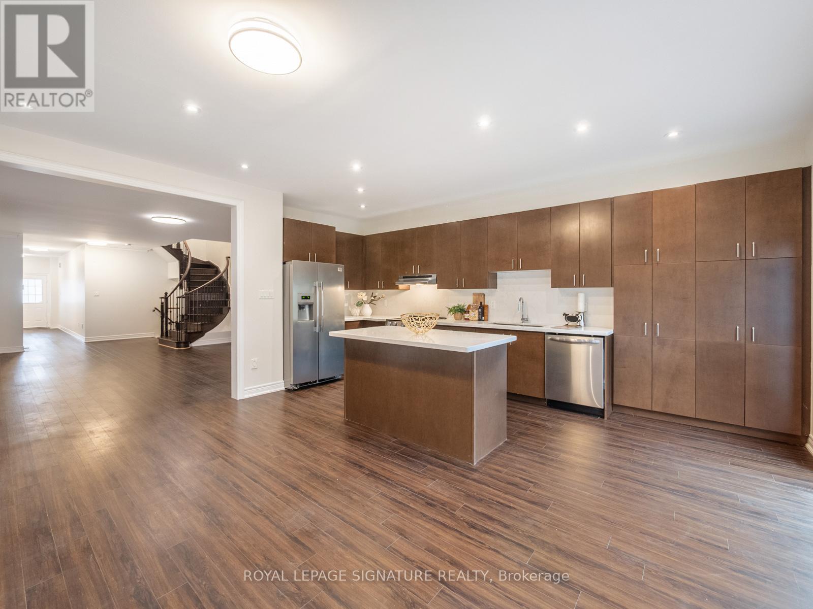 277 Bathurst Glen Drive, Vaughan, Ontario  L4J 9K8 - Photo 16 - N12569636