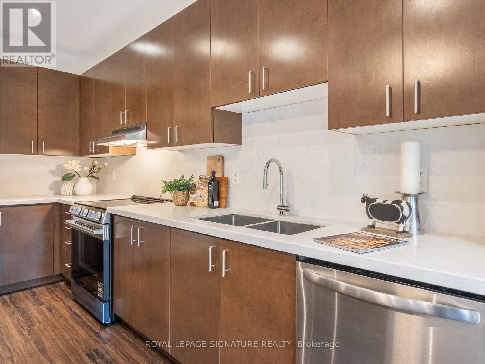 277 Bathurst Glen Drive, Vaughan, Ontario  L4J 9K8 - Photo 19 - N12569636