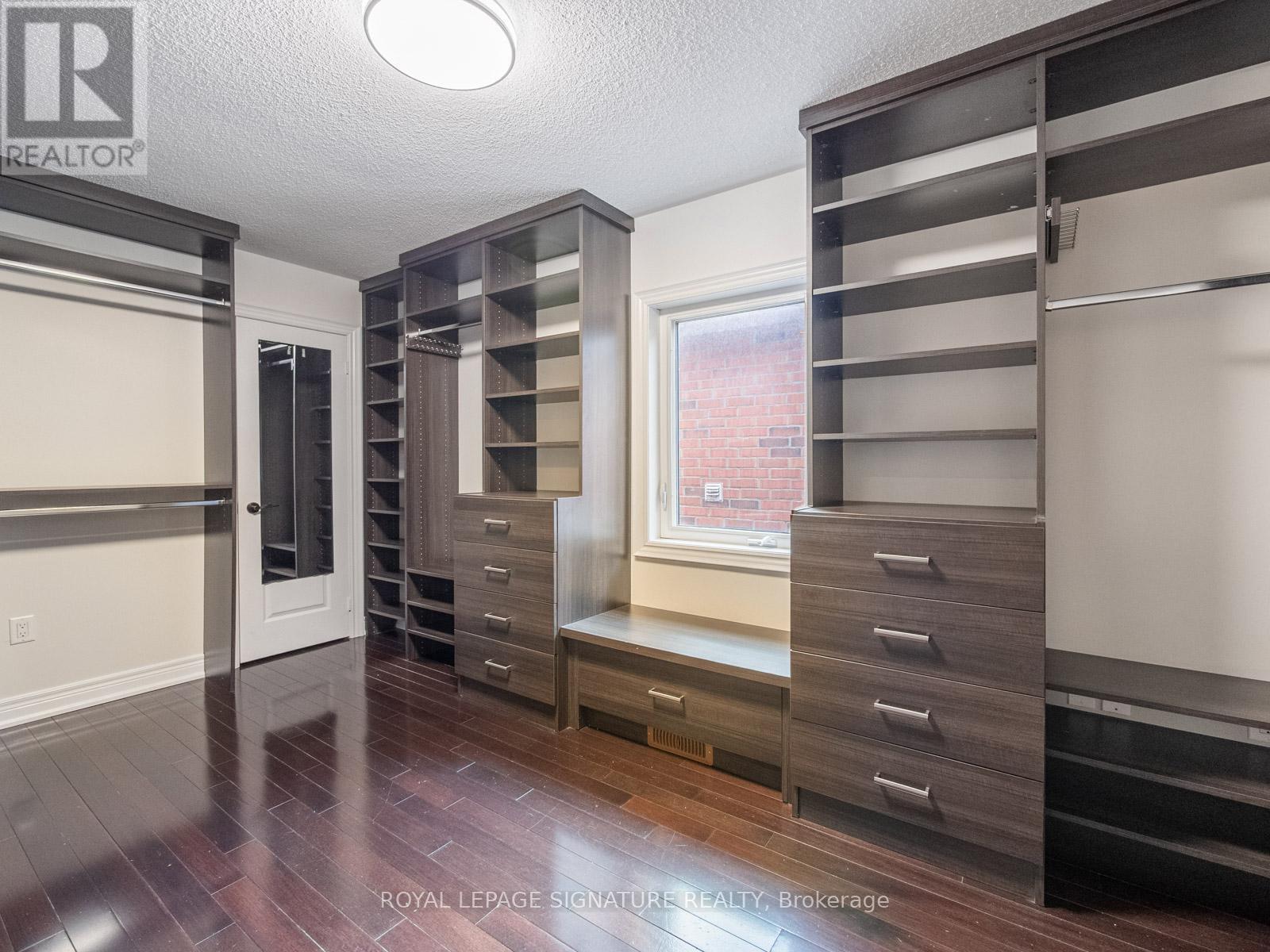 277 Bathurst Glen Drive, Vaughan, Ontario  L4J 9K8 - Photo 34 - N12569636