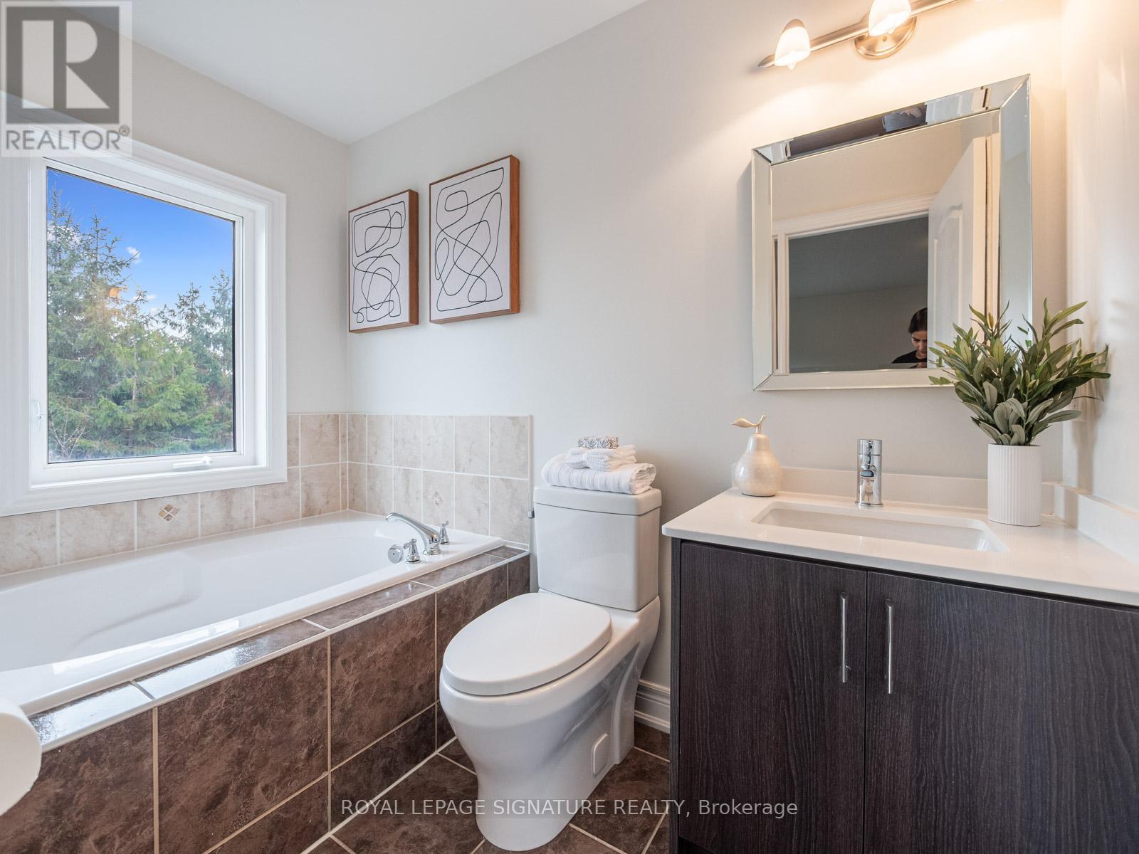 277 Bathurst Glen Drive, Vaughan, Ontario  L4J 9K8 - Photo 39 - N12569636