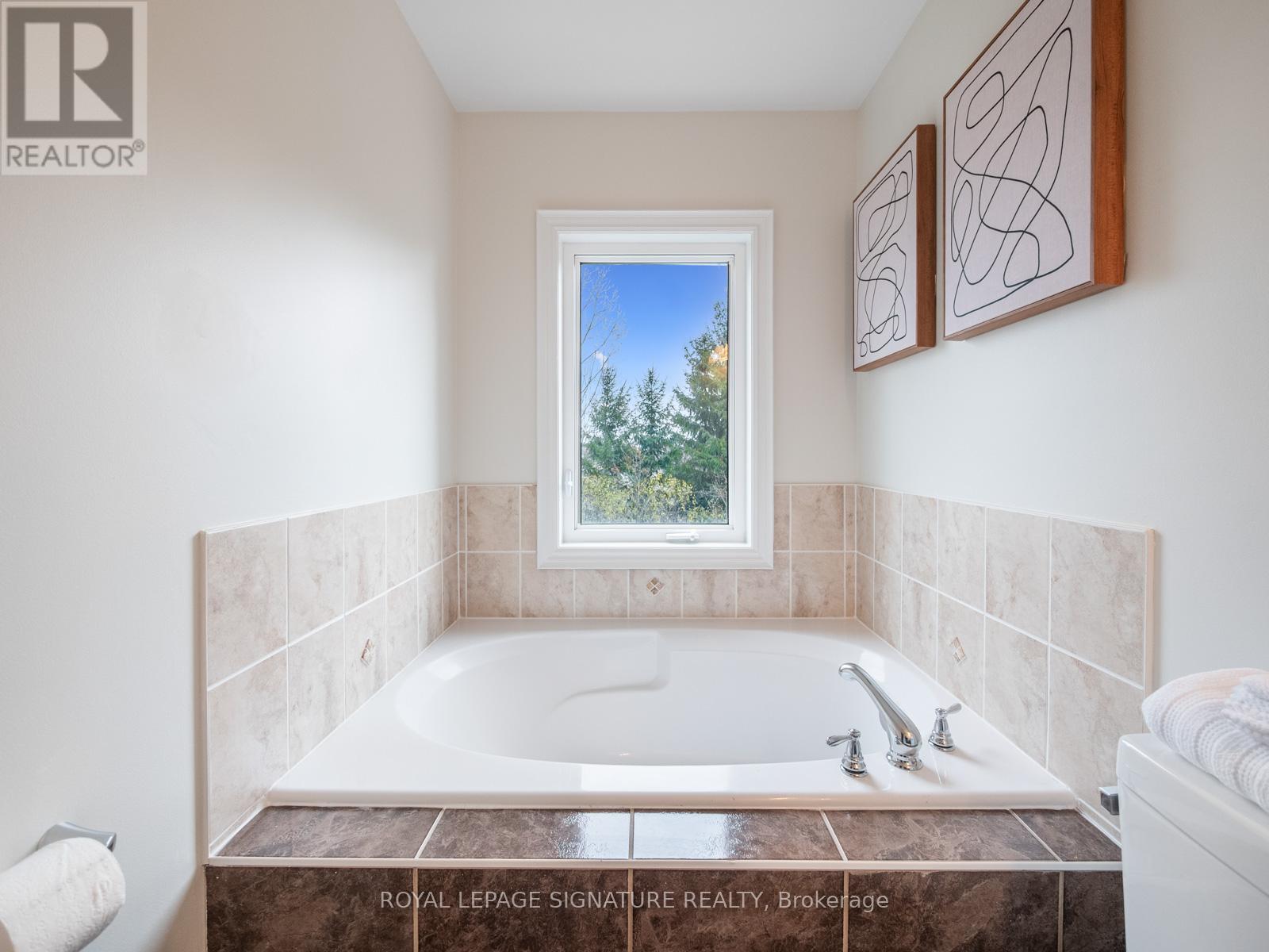 277 Bathurst Glen Drive, Vaughan, Ontario  L4J 9K8 - Photo 40 - N12569636