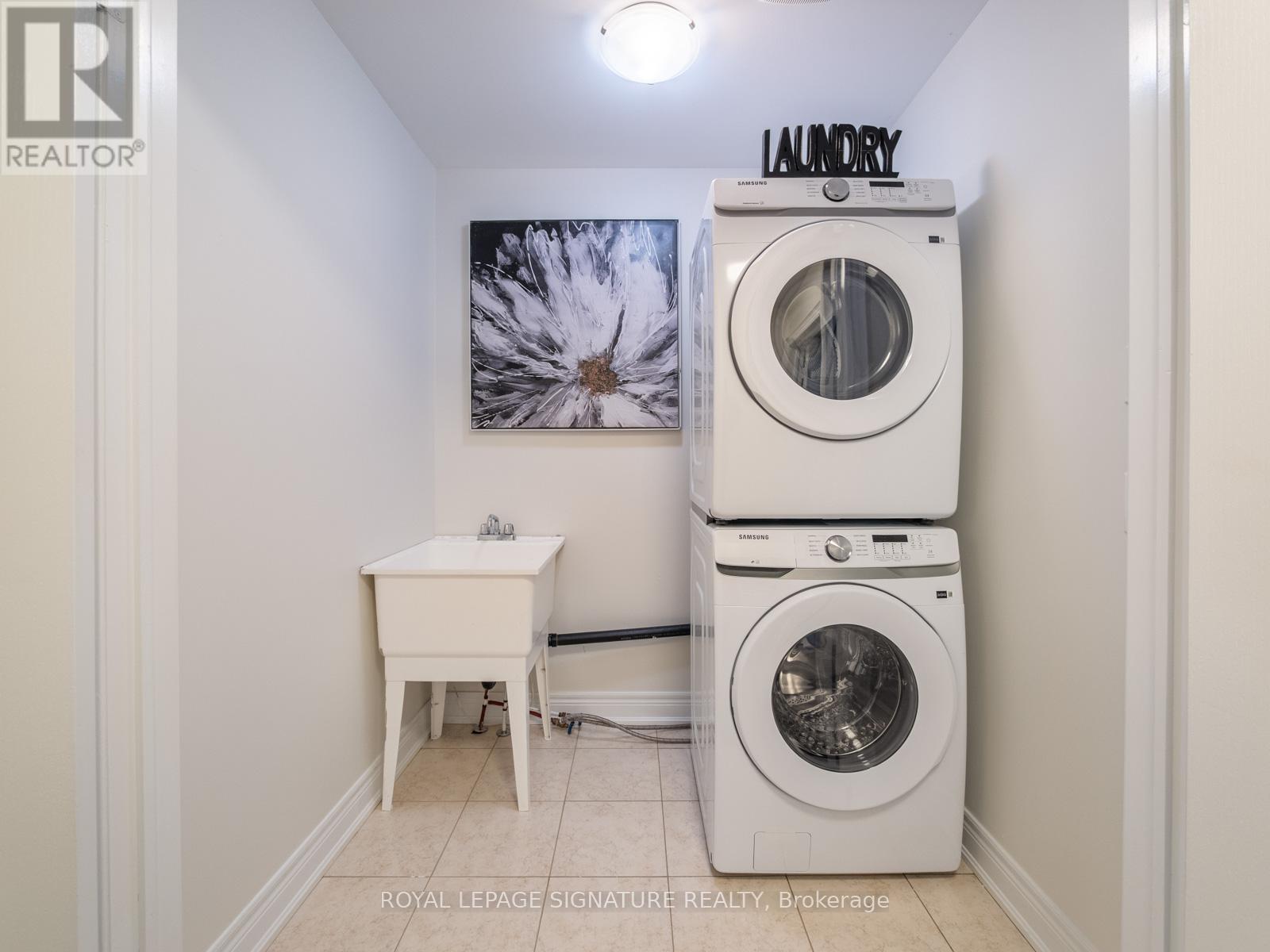 277 Bathurst Glen Drive, Vaughan, Ontario  L4J 9K8 - Photo 41 - N12569636