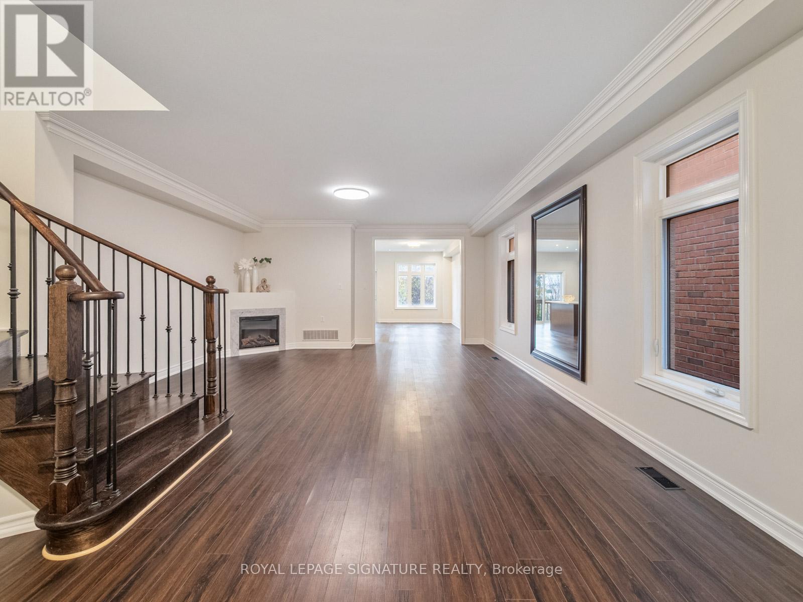 277 Bathurst Glen Drive, Vaughan, Ontario  L4J 9K8 - Photo 5 - N12569636